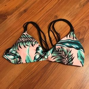 Tilly’s Tropical Patterned Bikini Top